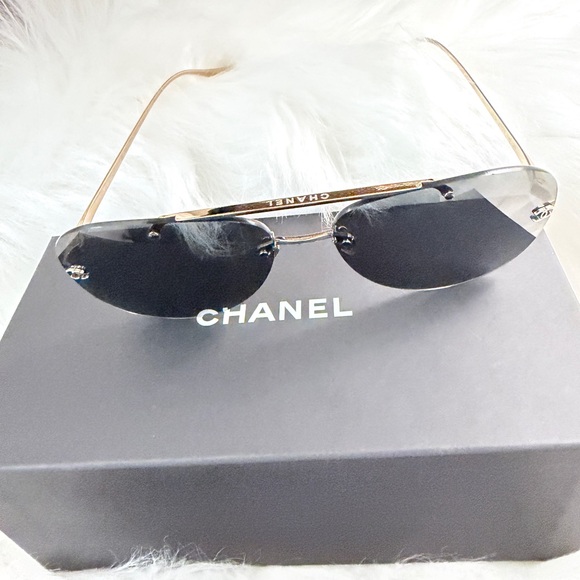 CHANEL Pilot Sunglasses with Quilted Case Authentic - Picture 7 of 16